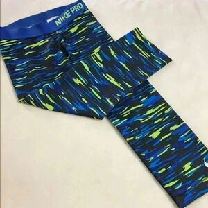 Nike pro cropped leggings